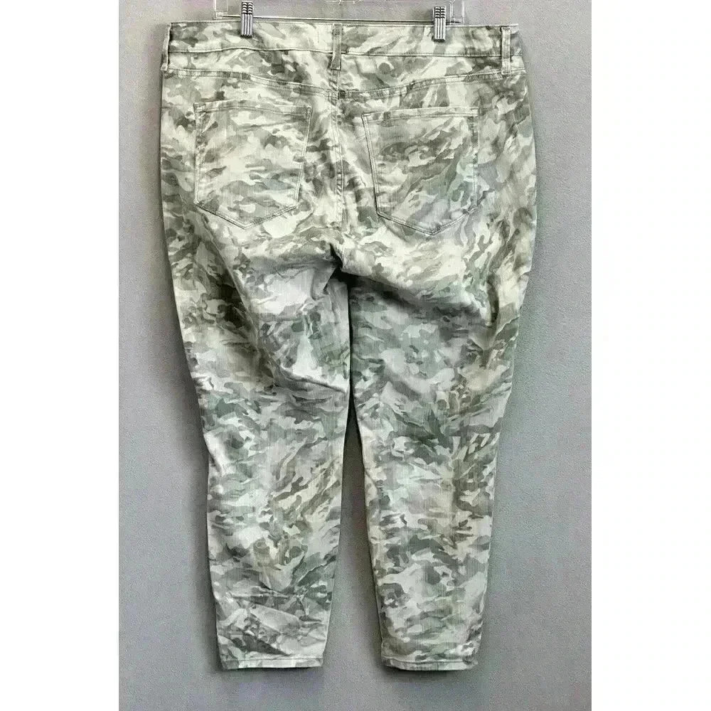 Code Bleu Jeans Women's Sz 18W Wonderland Skinny Ankle Crop Green Camo Denim - Picture 2 of 8